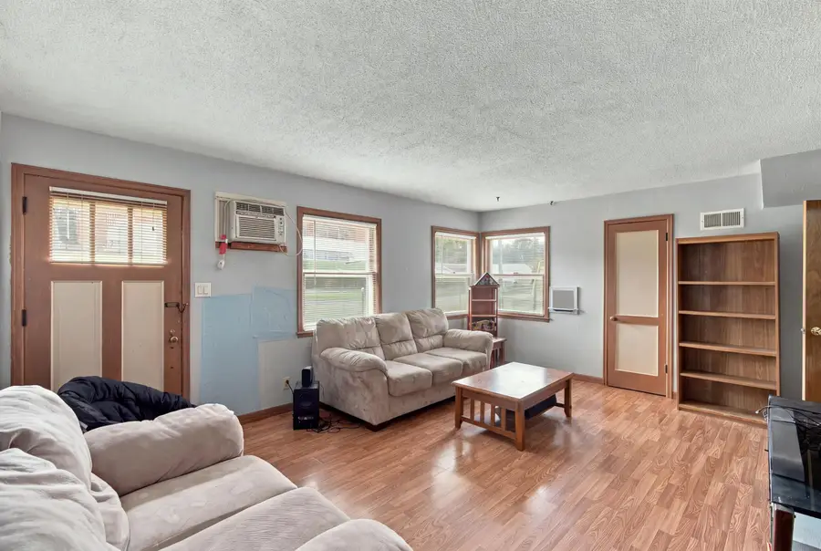 1900 W 15th St, Sioux Falls, SD 57104 - #2
