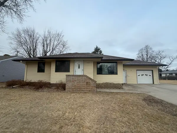 505 S Third St, Parkston, SD 57366