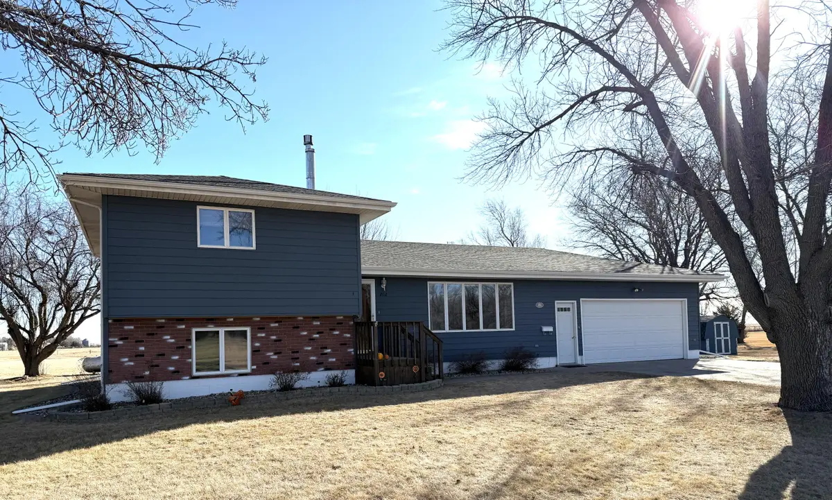 202 S 6th St, Stickney, SD 57375 - #1