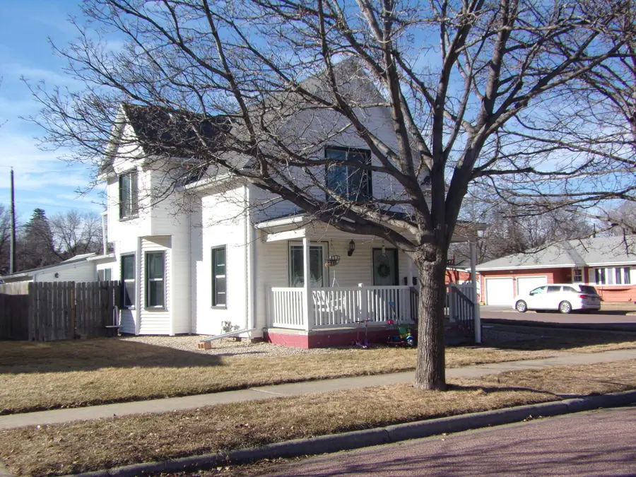 501 S Wisconsin St, Mitchell, SD 57301 - #3