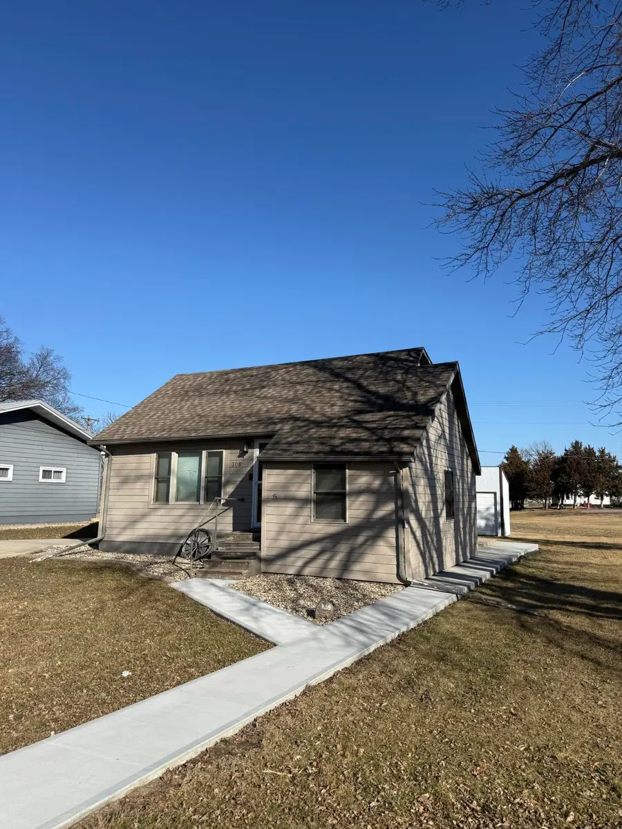 308 N 4th St, Parkston, SD 57366 - #2