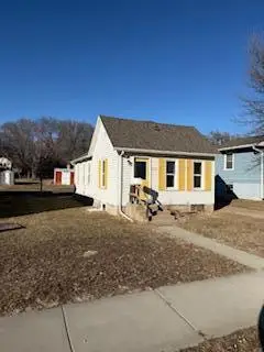 1208 W 3rd St, Mitchell, SD 57301 - #2