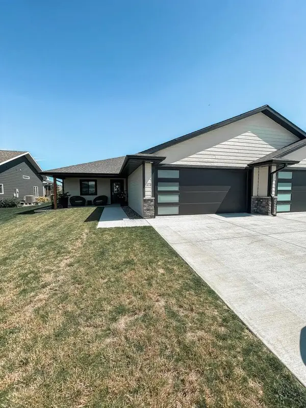 1414 W 20th Ave, Mitchell, SD 57301