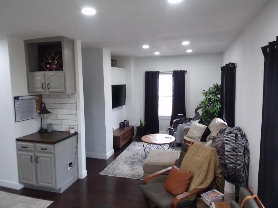 1015 W 3rd Ave, Mitchell, SD 57301 - #3