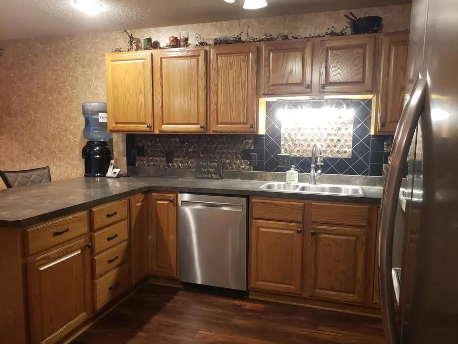 920 W Norway Ave, Mitchell, SD 57301 - #2