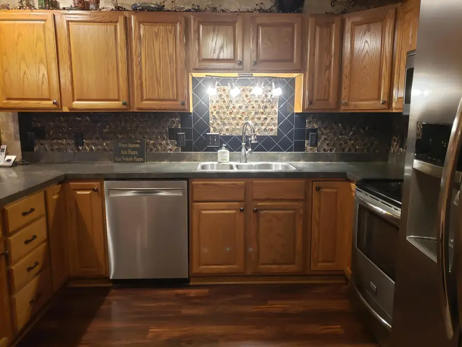 920 W Norway Ave, Mitchell, SD 57301 - #3