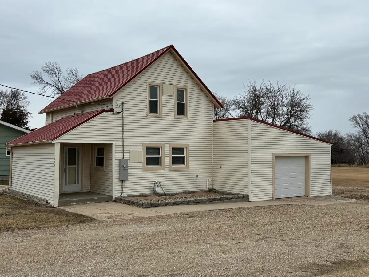 504 S Hassett St, Tripp, SD 57376 - #1