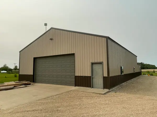 40605 249th St, Mitchell, SD 57301