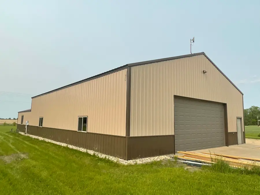 40605 249th St, Mitchell, SD 57301 - #3