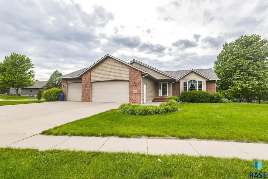809 S Outlook Dr, Sioux Falls, SD 57106 - Image #3