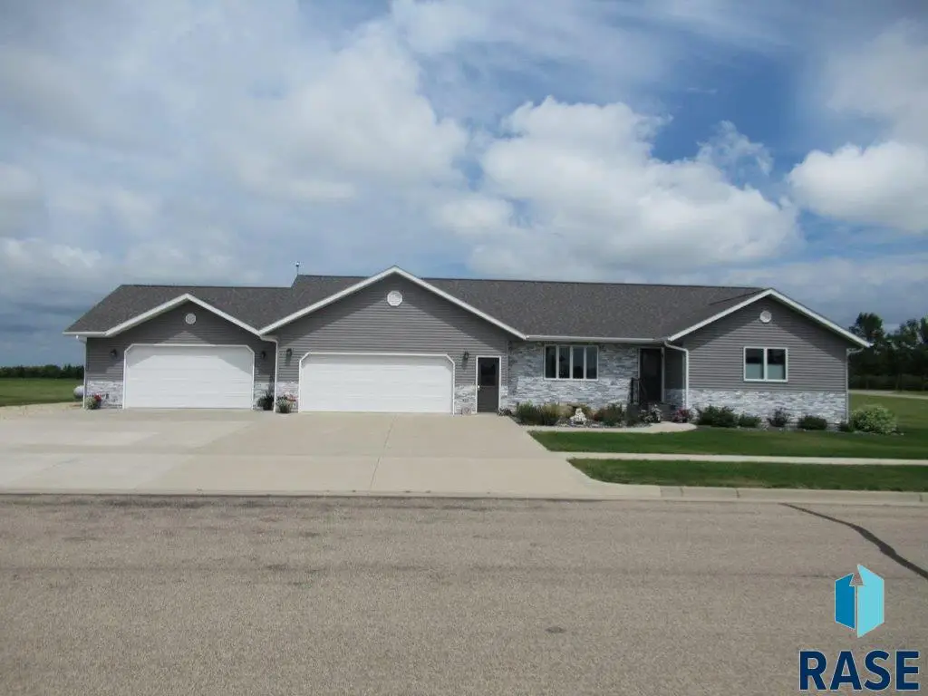 510 Hillcrest St, Edgerton, MN 56122 - Image #1