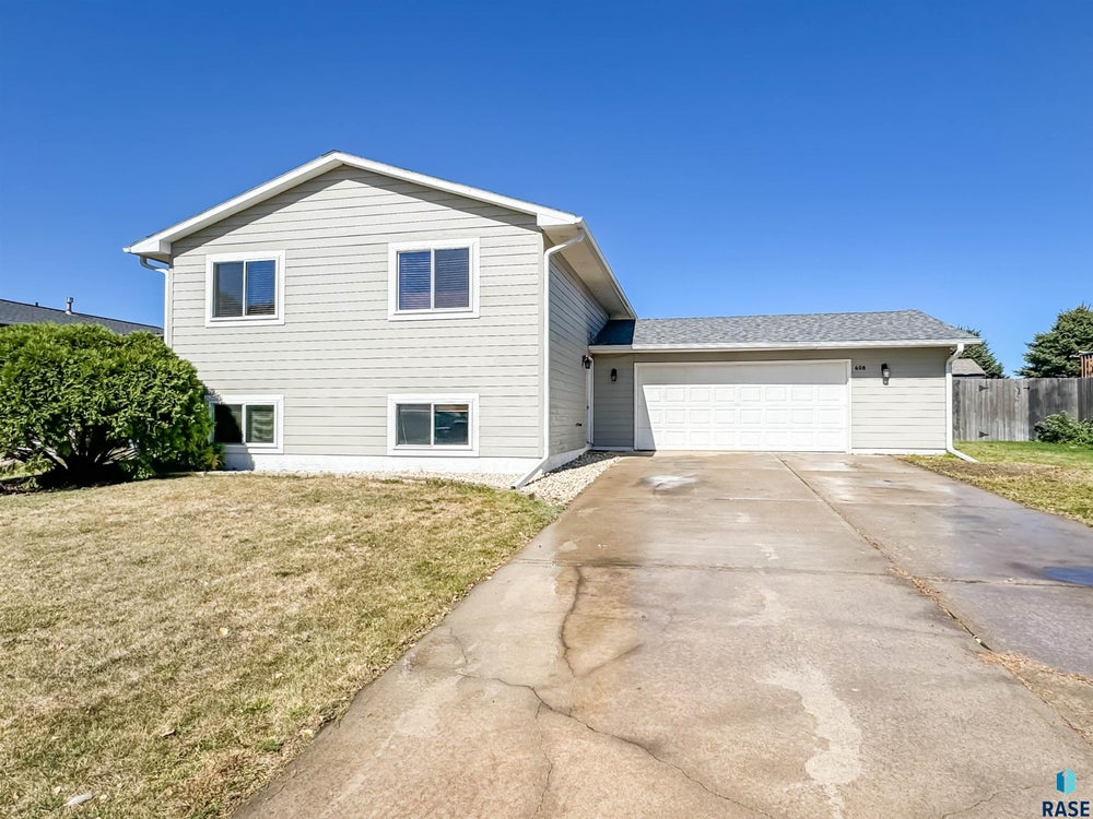 608 W Beck St, Worthing, SD 57077 BHGRE