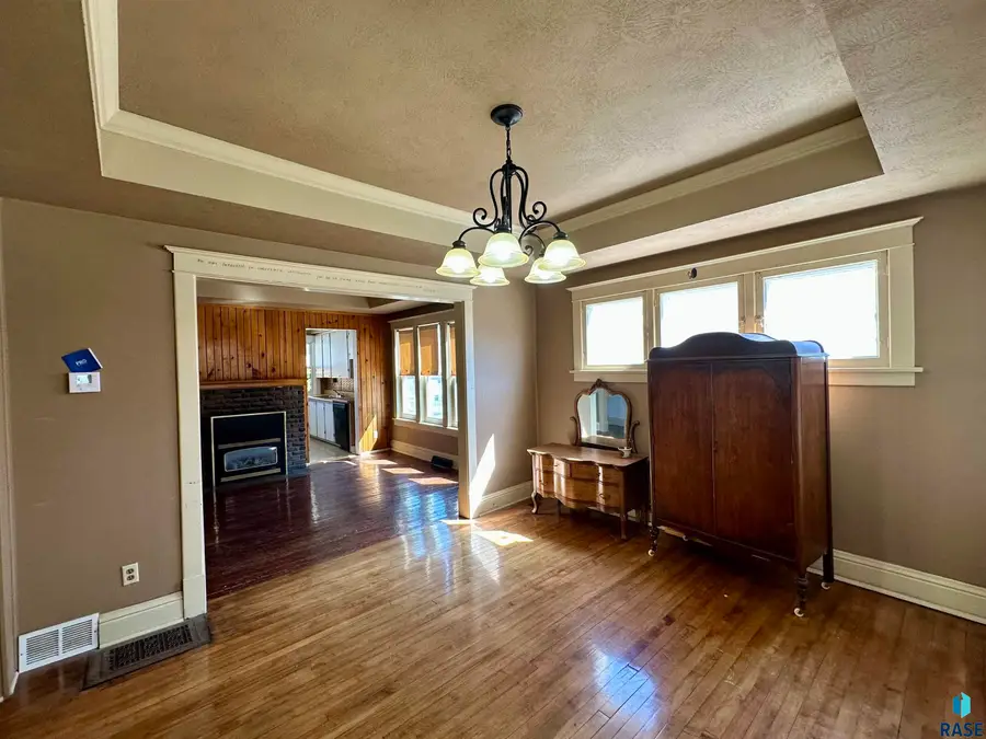 742 N Freeman Ave, Luverne, MN 56156 - #2