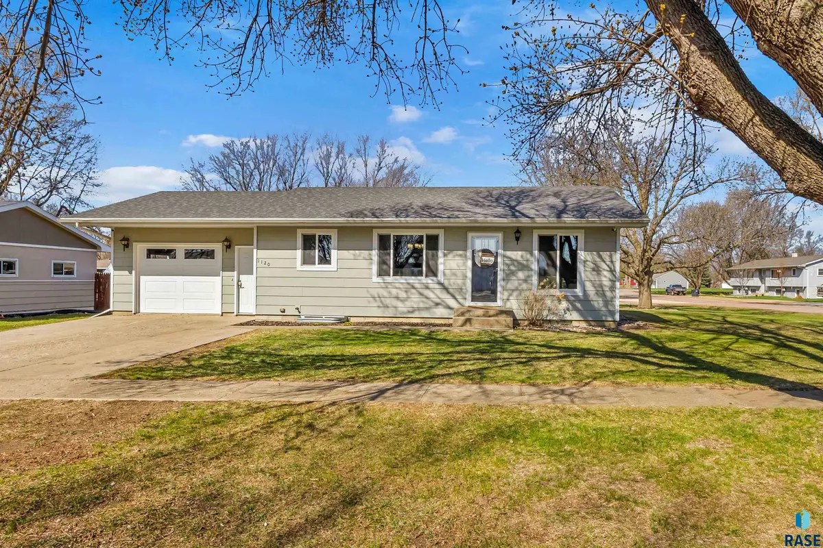 1120 Blaine St, Larchwood, IA 51241 - #1