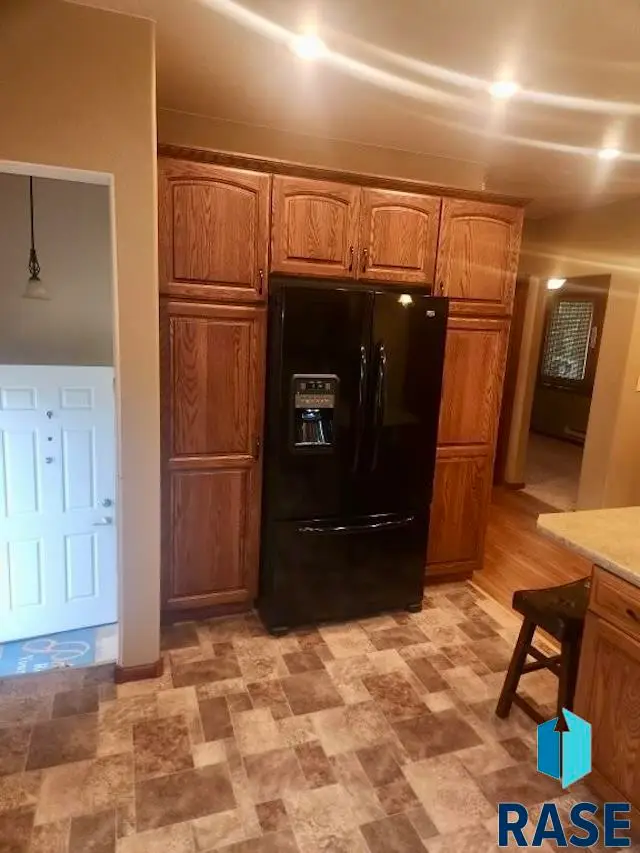 313 E 2nd St, Hills, MN 56138 - Image #3