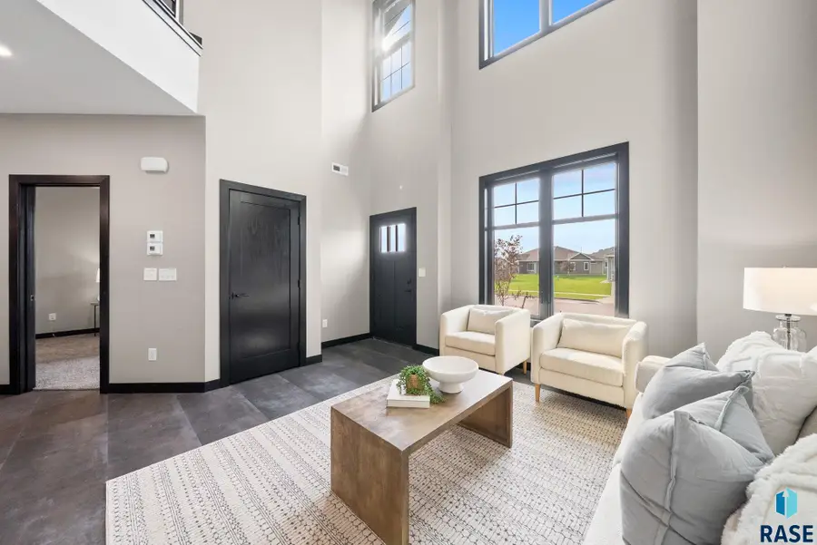 8617 W Shoreline Pl, Sioux Falls, SD 57107 - Image #3