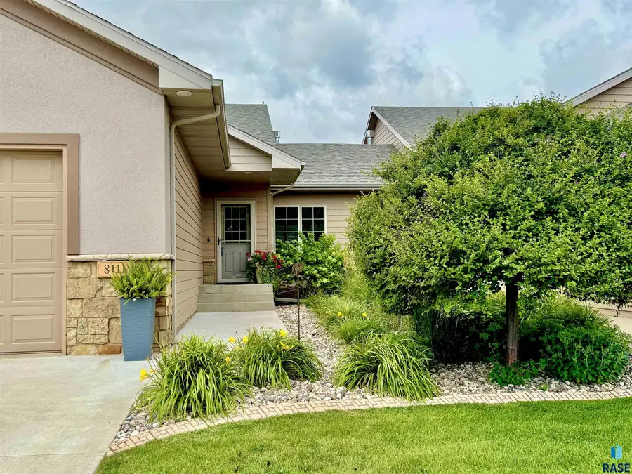 8111 S Seven Oaks Dr, Sioux Falls, SD 57108 - Image #2