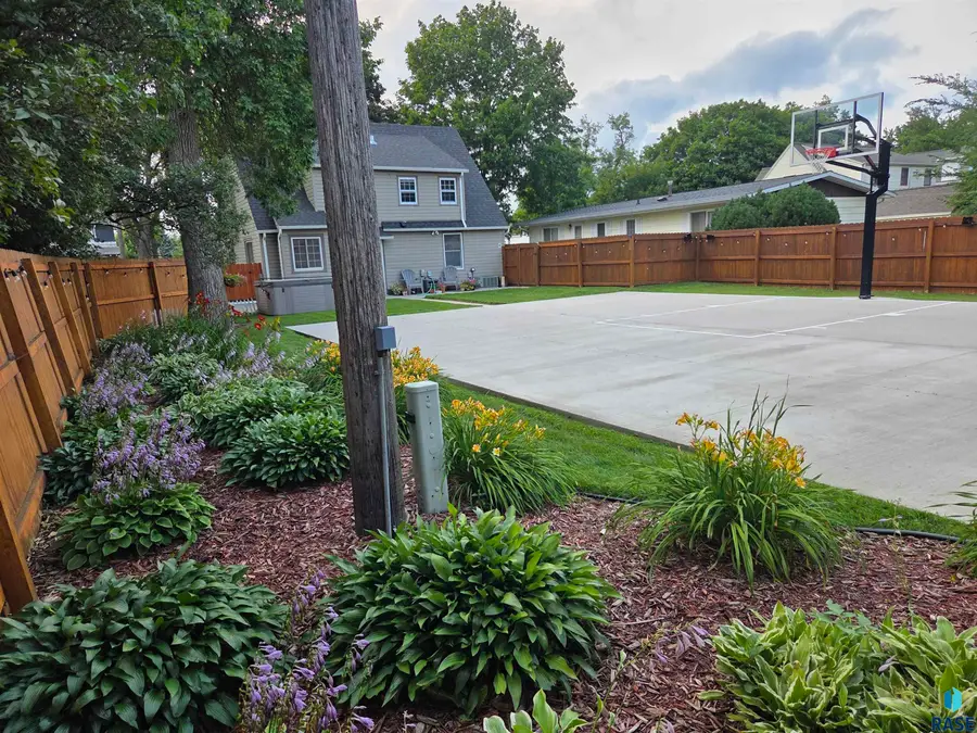 617 S Hiawatha Ave, Pipestone, MN 56164 - Image #3