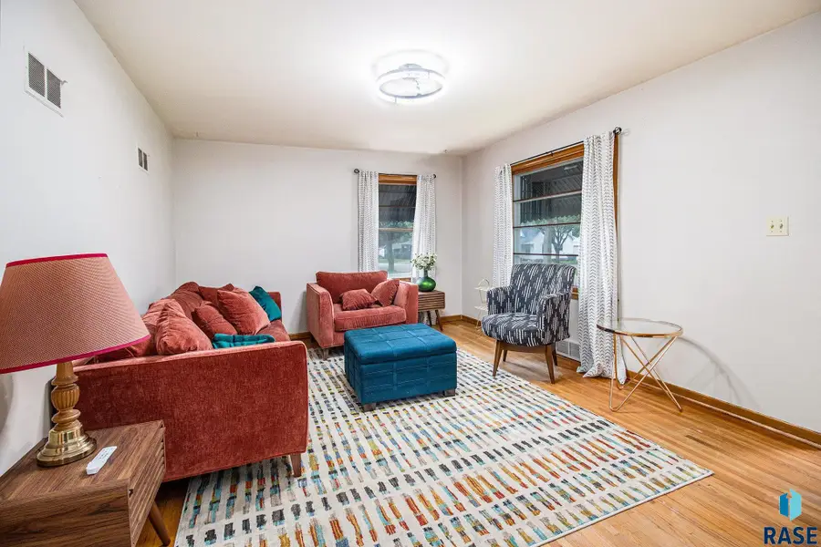 111 S Donaldson St, Luverne, MN 56156 - Image #2