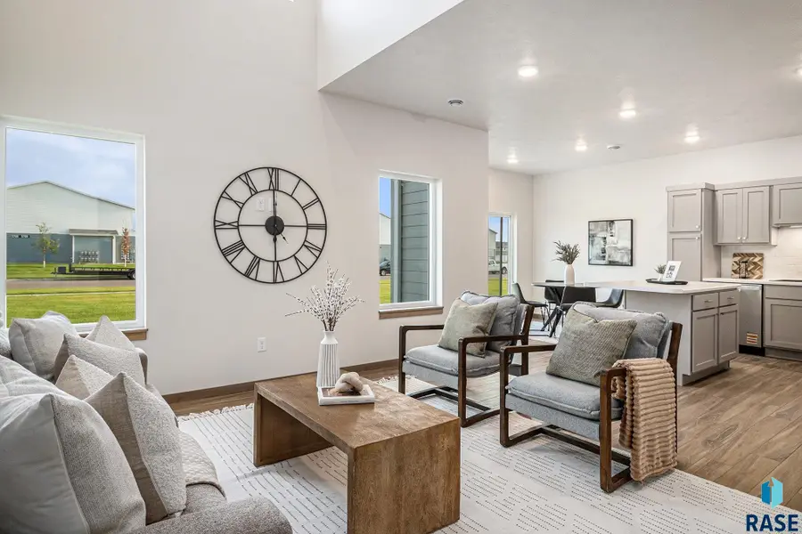 5702 E Avett Pl, Sioux Falls, SD 57108 - Image #2