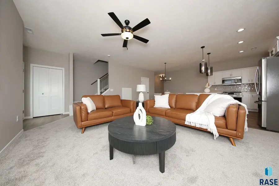 2427 E Caolinn Pl, Brandon, SD 57005 - Image #3
