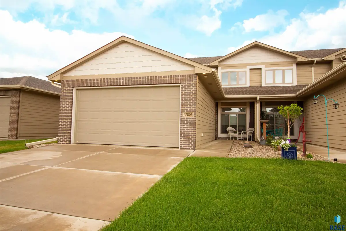 2505 S Kinderhook Ave, Sioux Falls, SD 57106 - Image #1