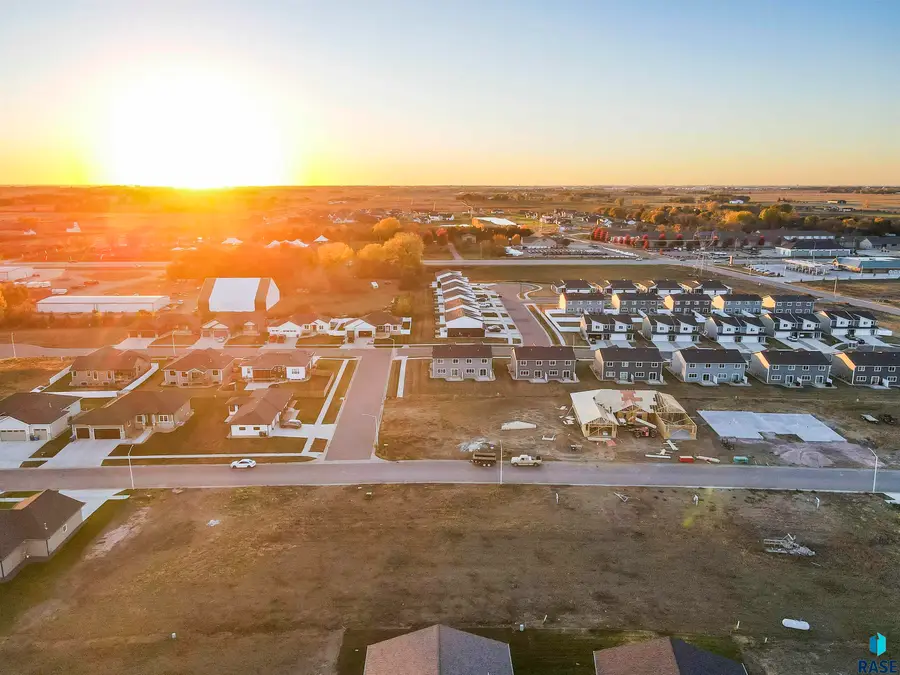 458 Bunyan Dr, Harrisburg, SD 57032 - Image #3