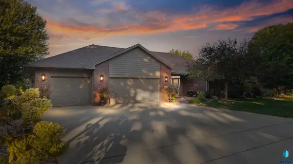 3056 S Coral Ct, Sioux Falls, SD 57103