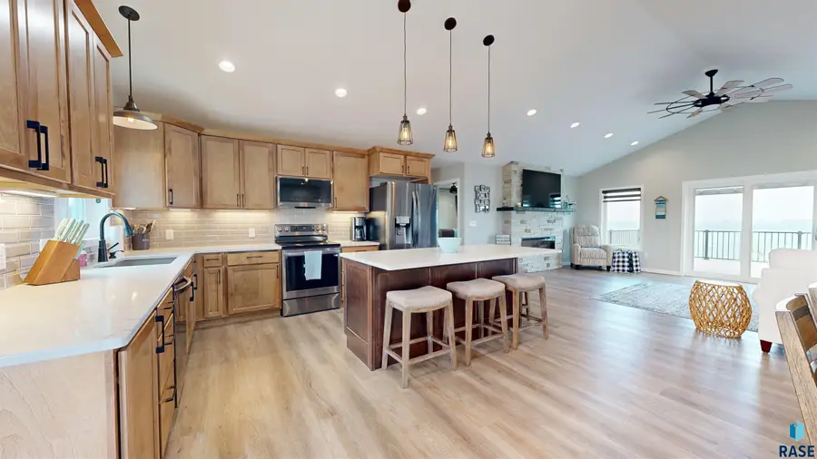 21133 Gregs Dr, Lake Preston, SD 57249 - Image #3