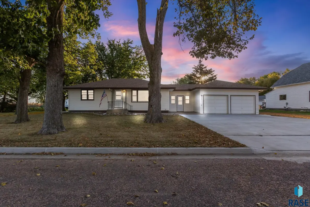 740 N Minnesota St, Salem, SD 57058 - Image #1