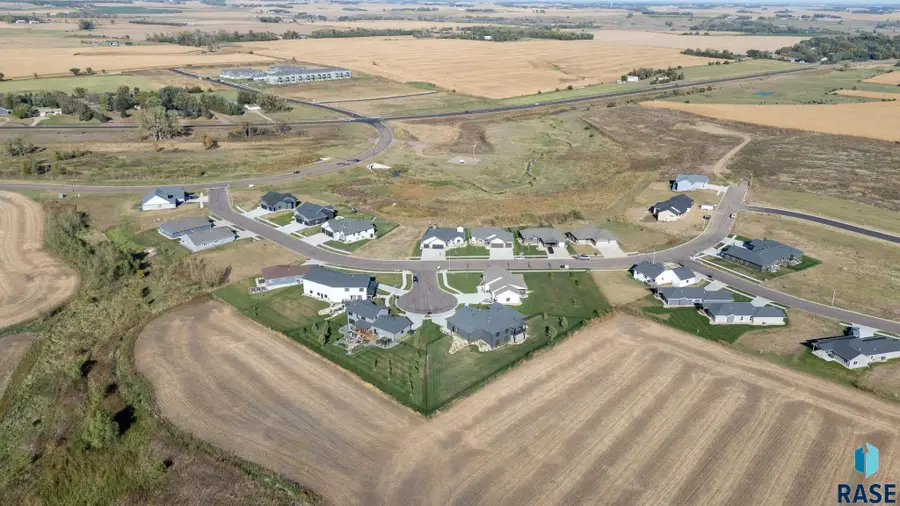 705 Turtle Creek Dr, Hartford, SD 57033 - Image #2