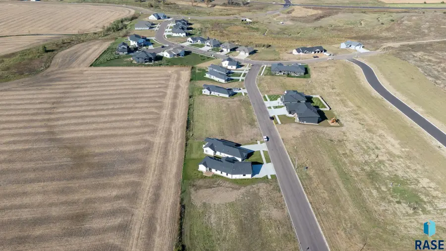 705 Turtle Creek Dr, Hartford, SD 57033 - Image #3