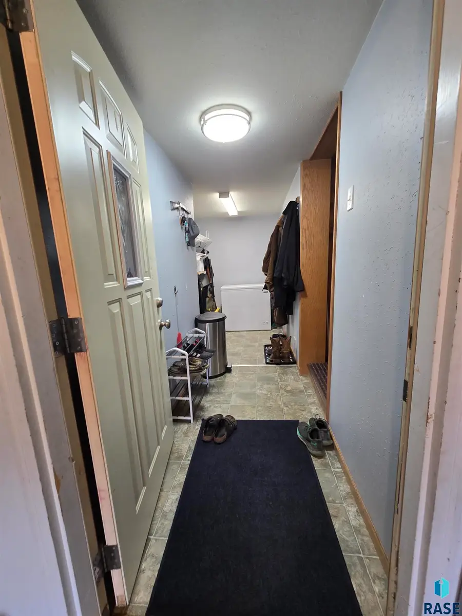 2325 Illinois Ave Sw, Huron, SD 57350 - Image #2