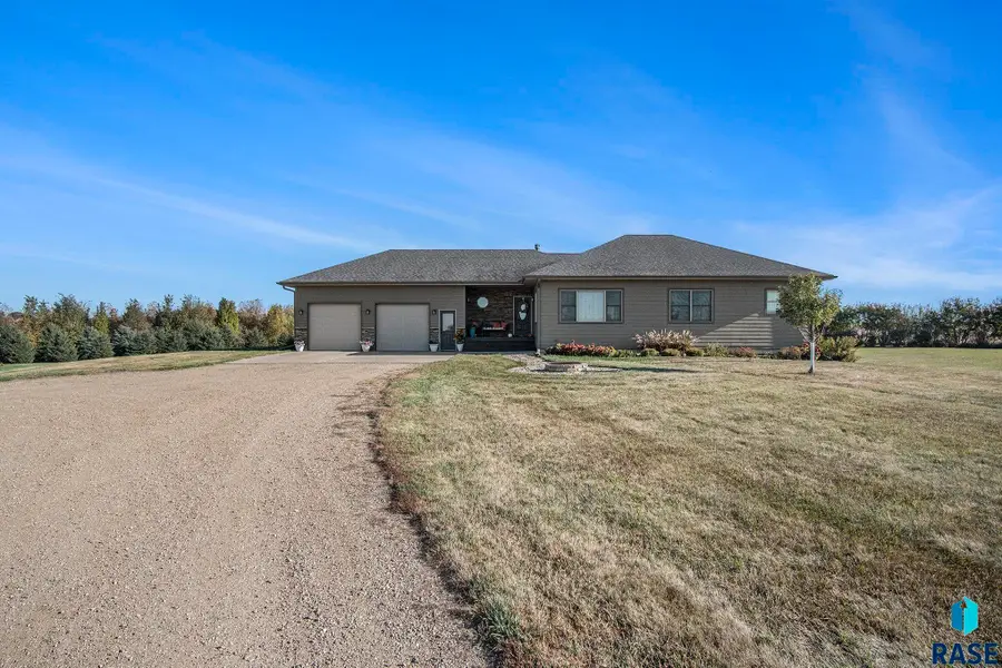 45446 258th St, Montrose, SD 57048 - Image #2