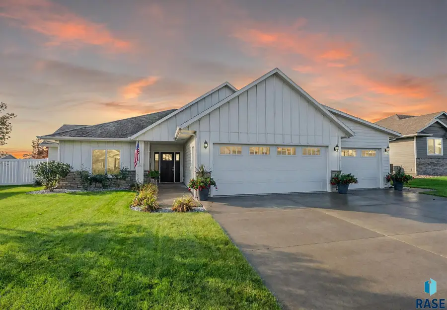 415 E Mary Moore Dr, Tea, SD 57064 - Image #2