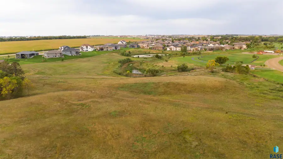 703 Turtle Creek Dr, Hartford, SD 57033 - Image #3