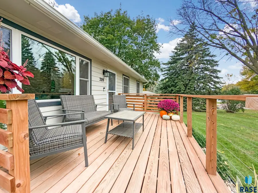 209 E 5th St, Crooks, SD 57020 - Image #2