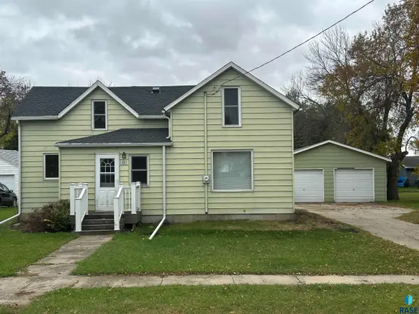 101 E 4th St, Ramona, SD 57054