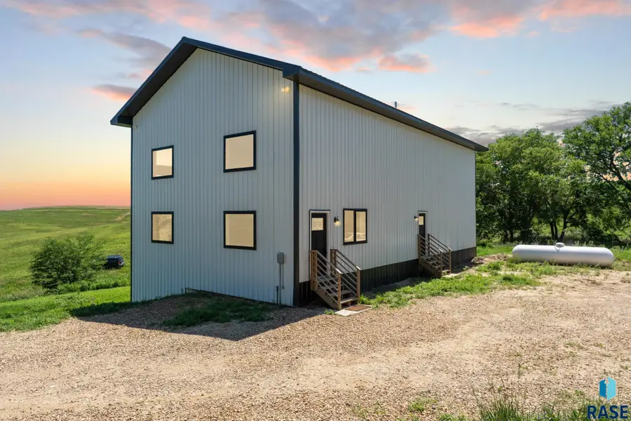48201 304th St, Big Springs, SD 51023 - Image #2