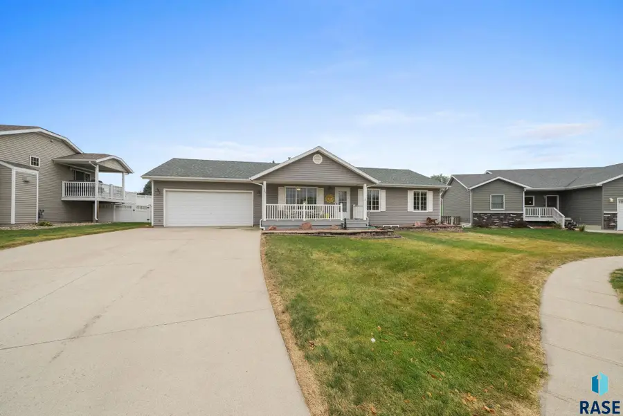 300 W 8th St, Dell Rapids, SD 57022 - Image #2