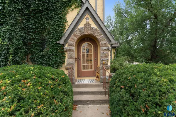 300 E Stearns Ave, Chamberlain, SD 57325