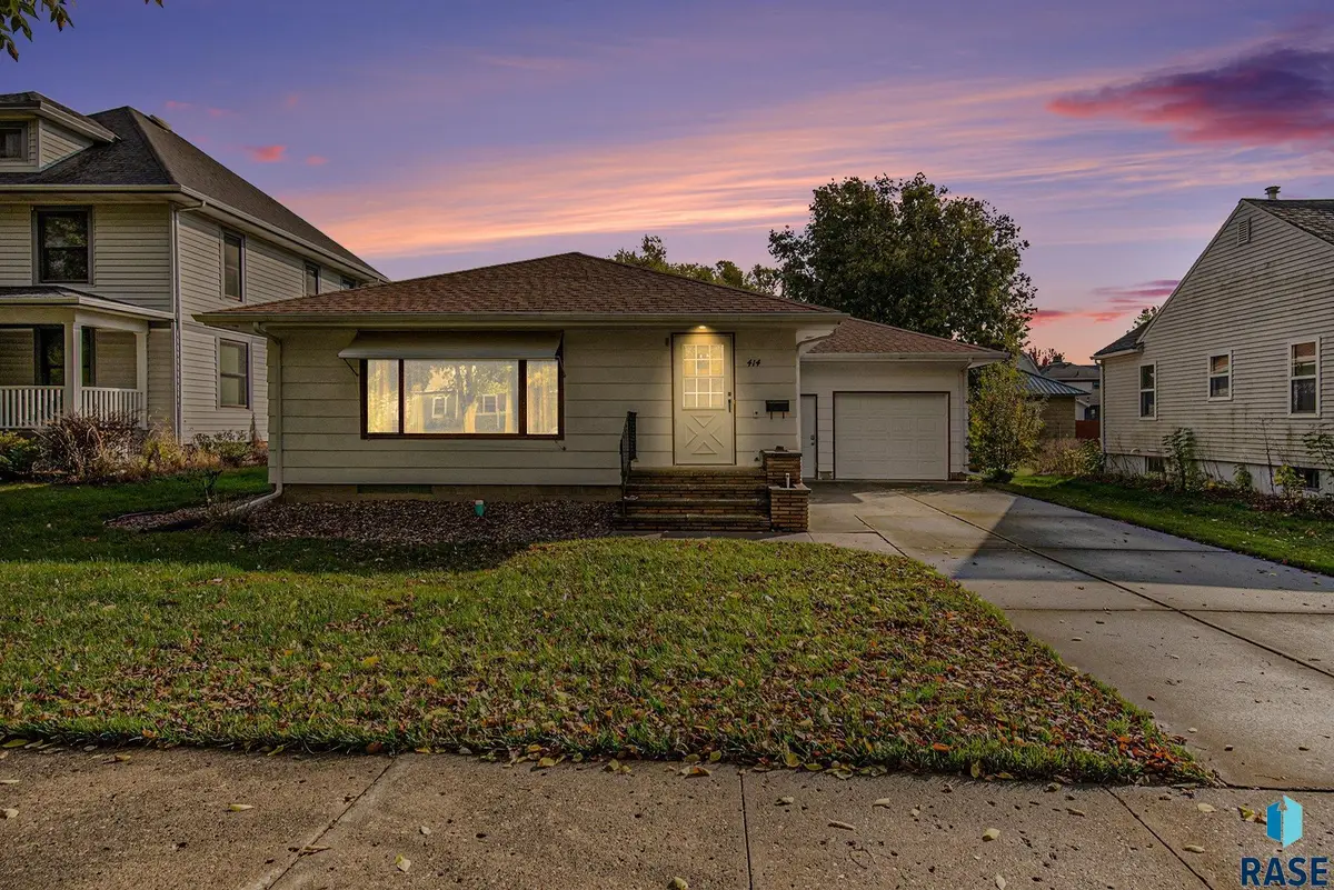 414 N Freeman Ave, Luverne, MN 56156 - Image #1