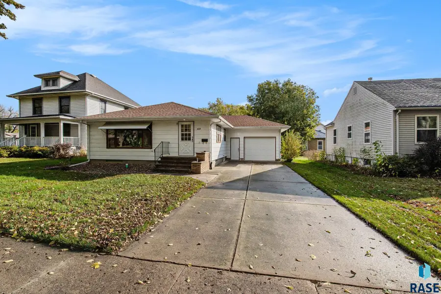 414 N Freeman Ave, Luverne, MN 56156 - Image #2