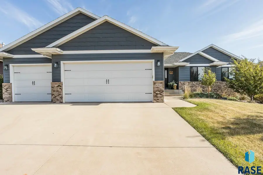 4312 Alpine Ave, Sioux Falls, SD 57110 - Image #3