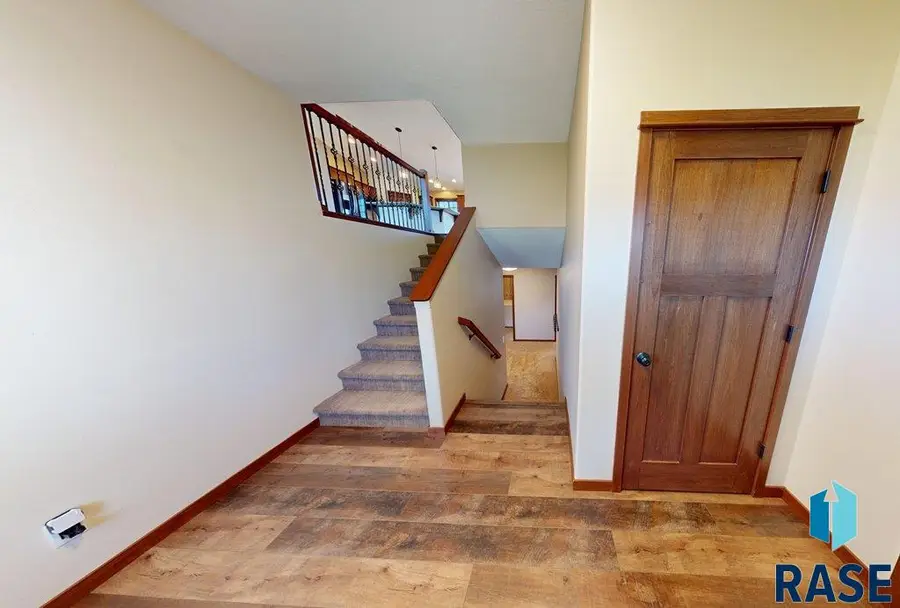 2236 S 16th Ave, Brookings, SD 57006 - Image #2