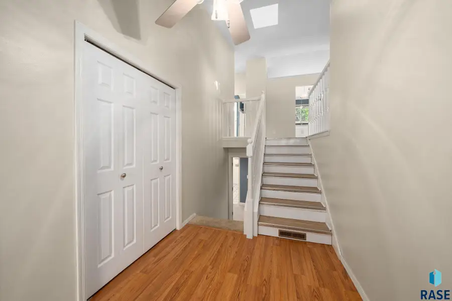 1304 N Tahoe Trl, Sioux Falls, SD 57110 - Image #2