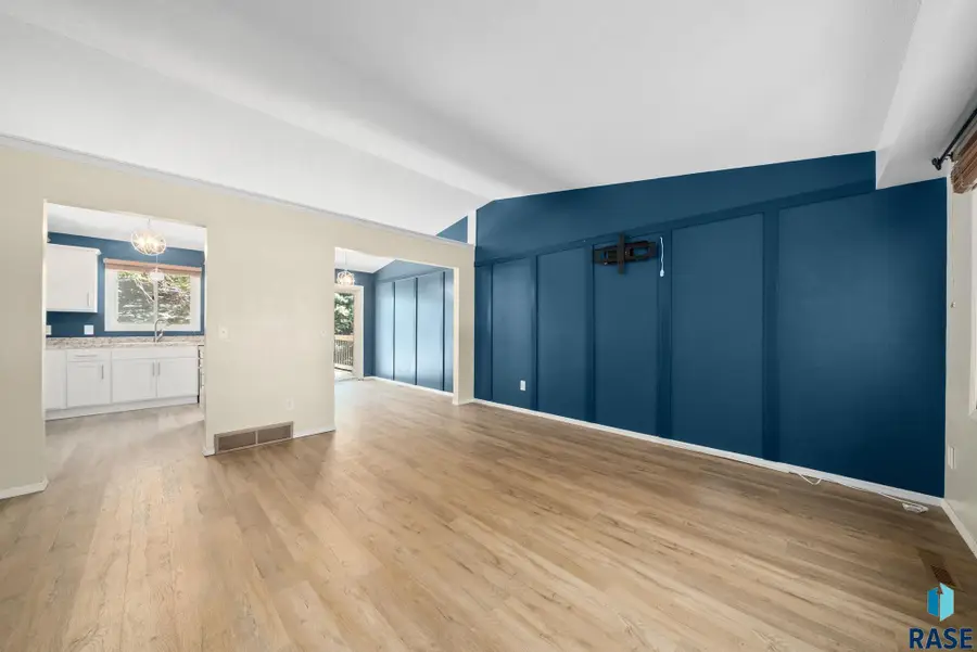 1304 N Tahoe Trl, Sioux Falls, SD 57110 - Image #3