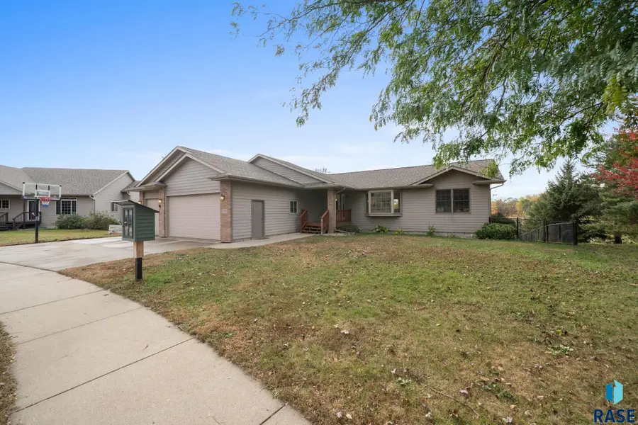 1319 Holiday Dr, Canton, SD 57013 - Image #3