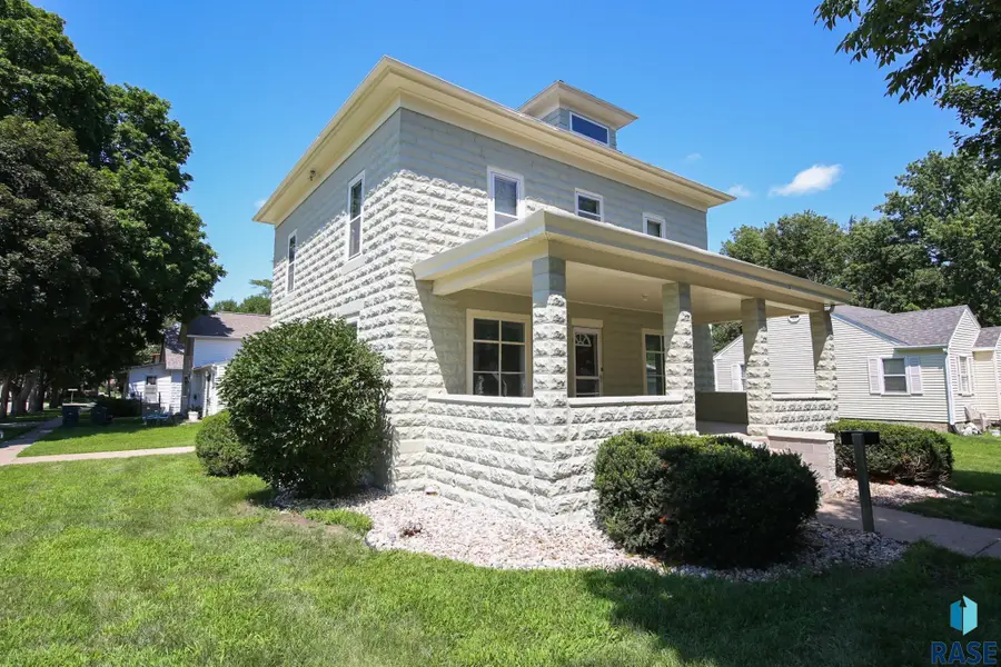 201 E Adams Ave, Luverne, MN 56156 - Image #3