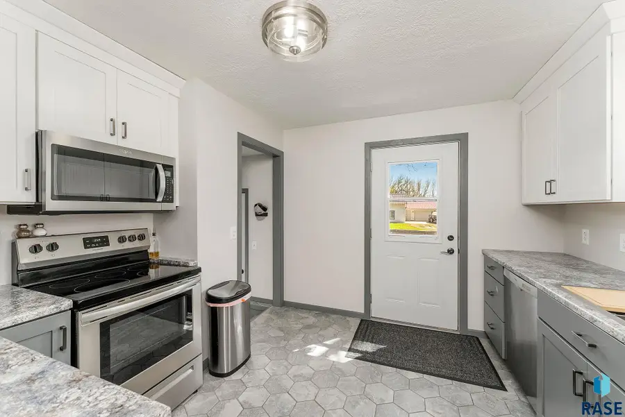 409 Boxelder St, Valley Springs, SD 57068 - Image #3